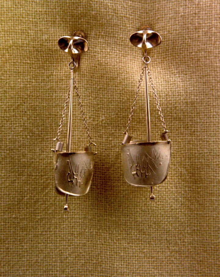 Toza, earrings, gold basket dangle, 1970s